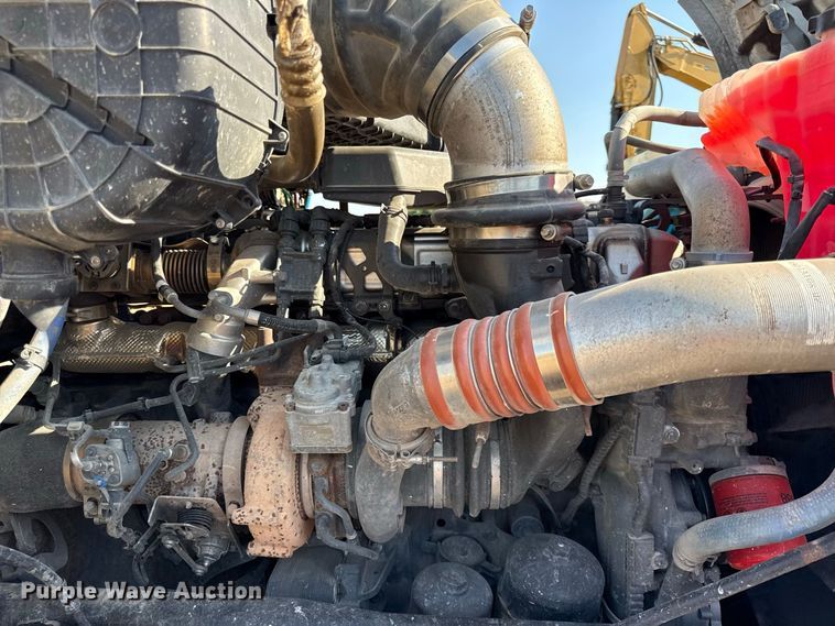 image for item EV6114 2019 Kenworth T880 semi truck