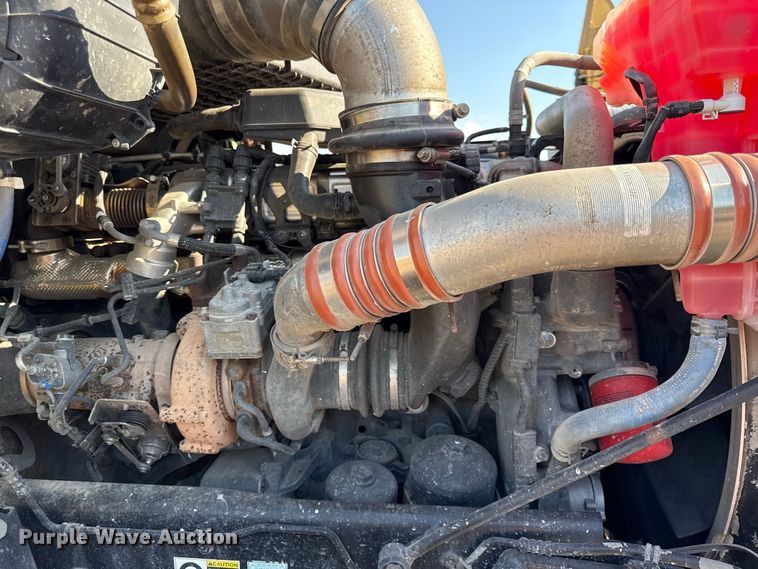 image for item EV6114 2019 Kenworth T880 semi truck