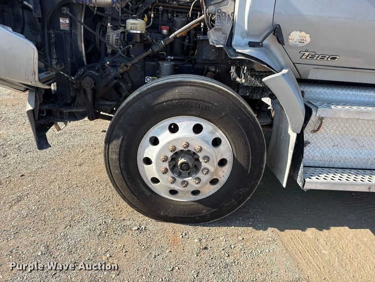image for item EV6114 2019 Kenworth T880 semi truck