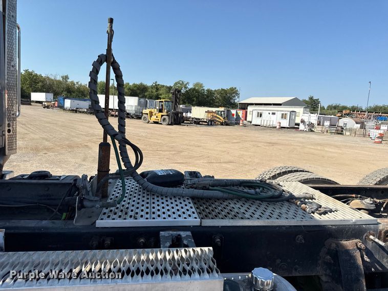 image for item EV6116 2018 Peterbilt 567 truck cab and chassis