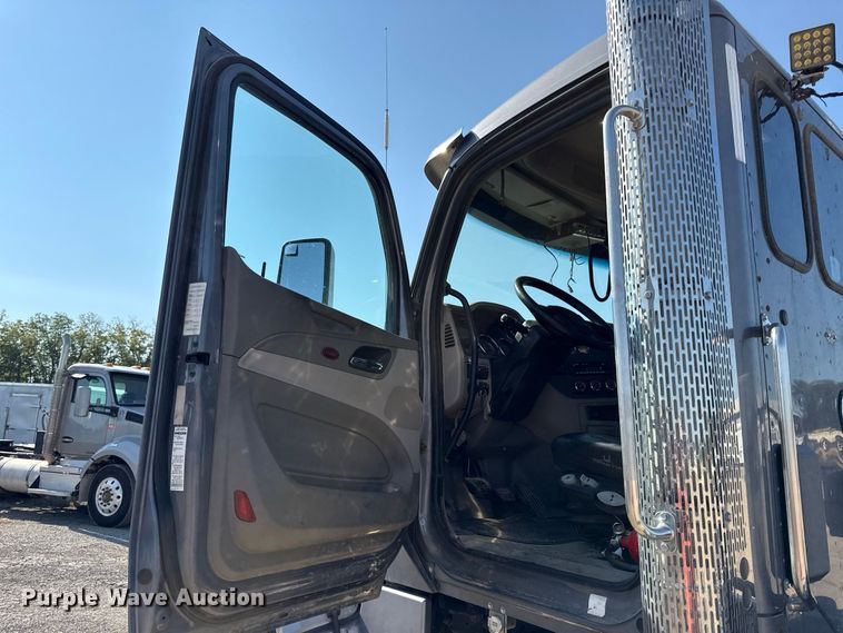 image for item EV6116 2018 Peterbilt 567 truck cab and chassis