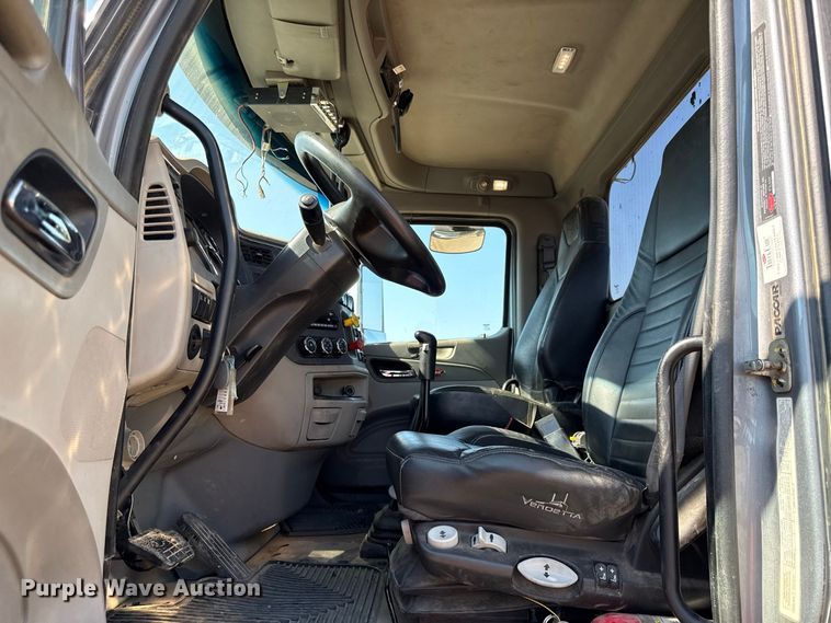 image for item EV6116 2018 Peterbilt 567 truck cab and chassis