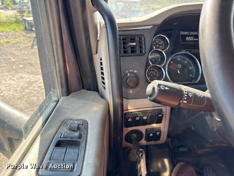 image for item EV6116 2018 Peterbilt 567 truck cab and chassis