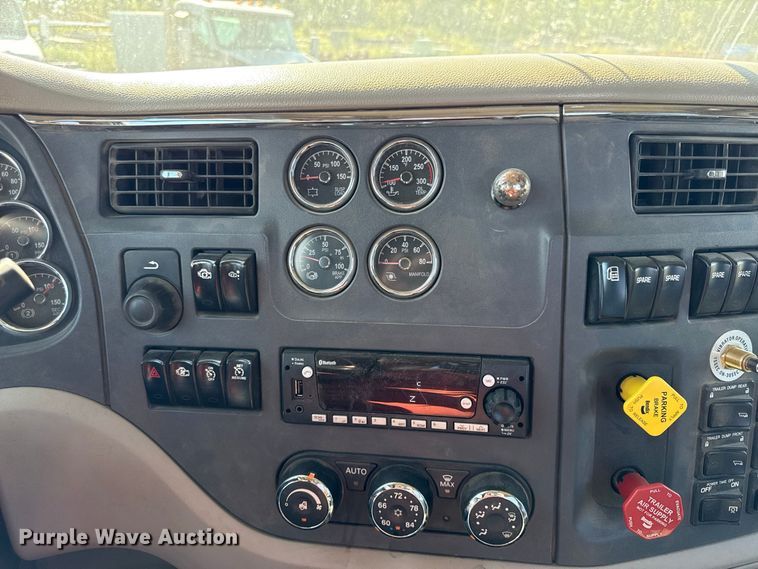 image for item EV6116 2018 Peterbilt 567 truck cab and chassis