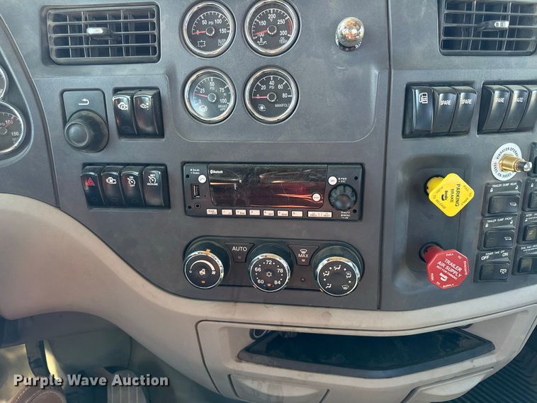 image for item EV6116 2018 Peterbilt 567 truck cab and chassis