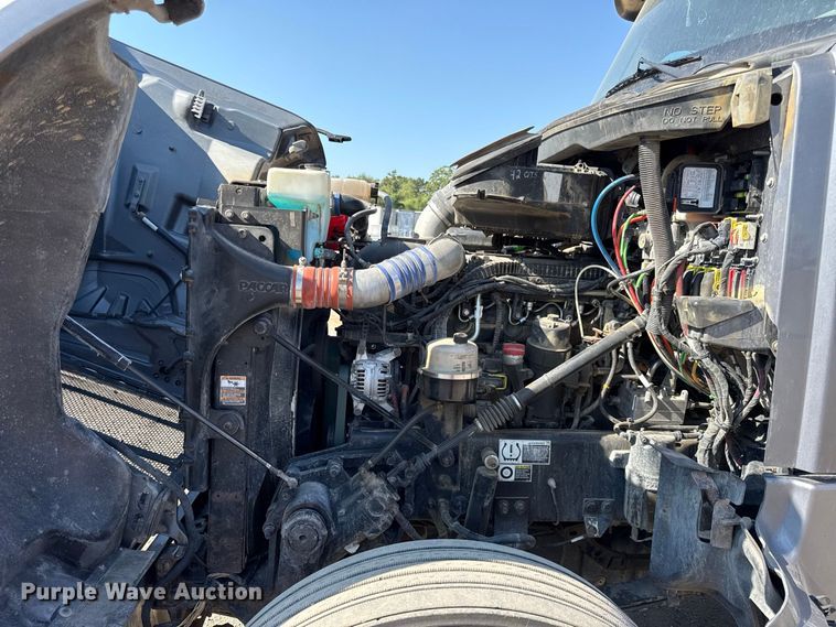 image for item EV6116 2018 Peterbilt 567 truck cab and chassis