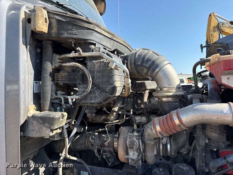 image for item EV6116 2018 Peterbilt 567 truck cab and chassis