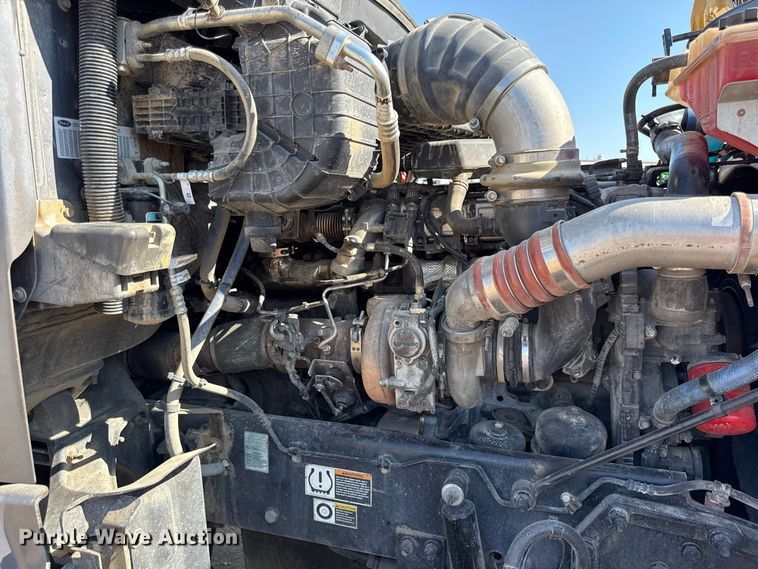 image for item EV6116 2018 Peterbilt 567 truck cab and chassis