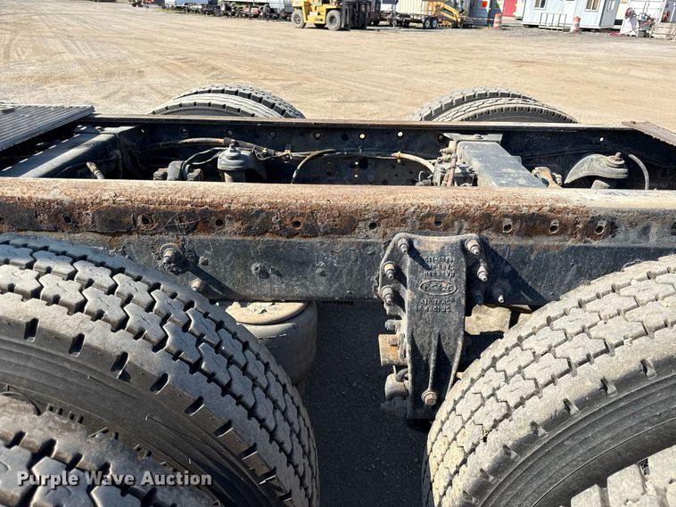 image for item EV6116 2018 Peterbilt 567 truck cab and chassis