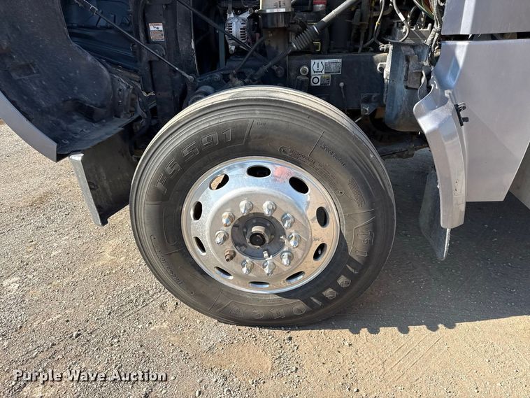 image for item EV6116 2018 Peterbilt 567 truck cab and chassis