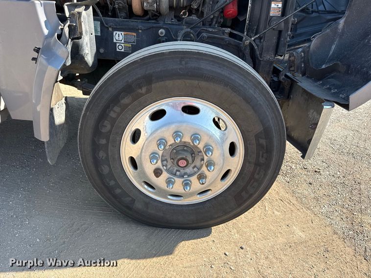 image for item EV6116 2018 Peterbilt 567 truck cab and chassis