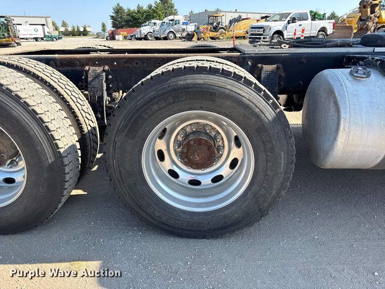 image for item EV6116 2018 Peterbilt 567 truck cab and chassis