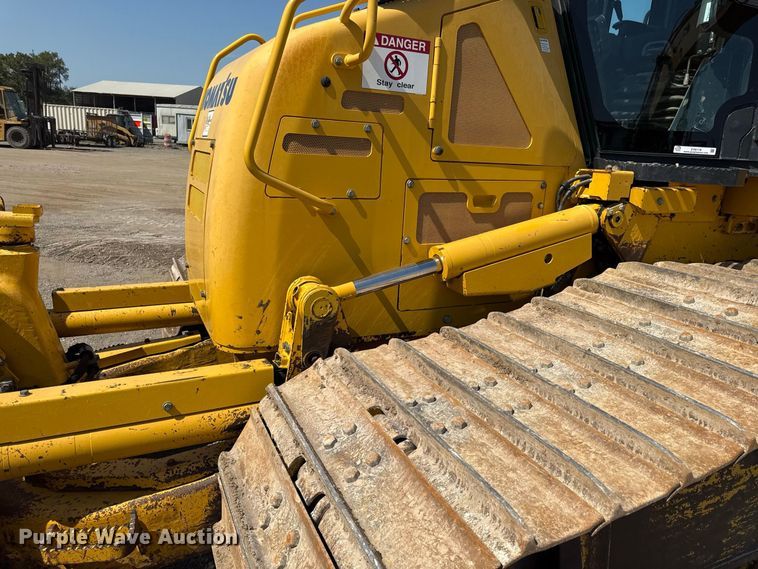 image for item EV6118 2019 Komatsu D61PXi-24 dozer