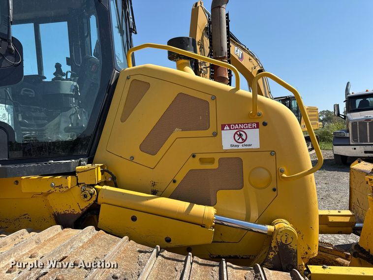 image for item EV6118 2019 Komatsu D61PXi-24 dozer