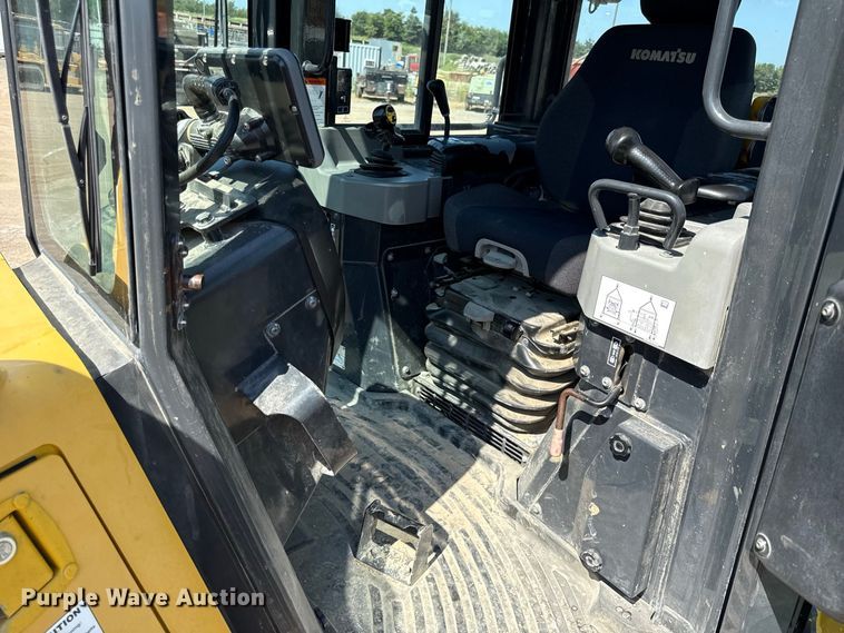 image for item EV6118 2019 Komatsu D61PXi-24 dozer