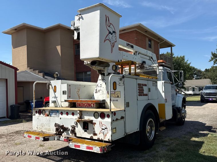 image for item EV6122 2001 International 4700 bucket truck