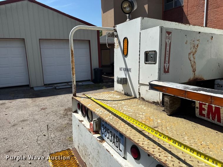 image for item EV6122 2001 International 4700 bucket truck