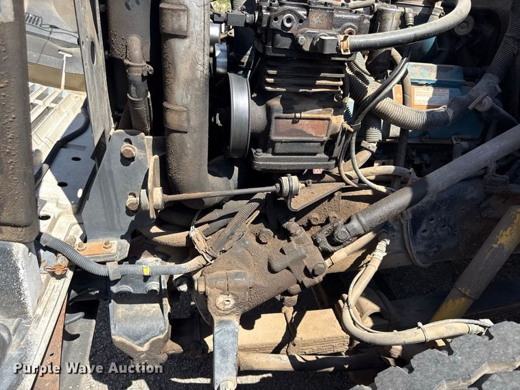 image for item EV6122 2001 International 4700 bucket truck