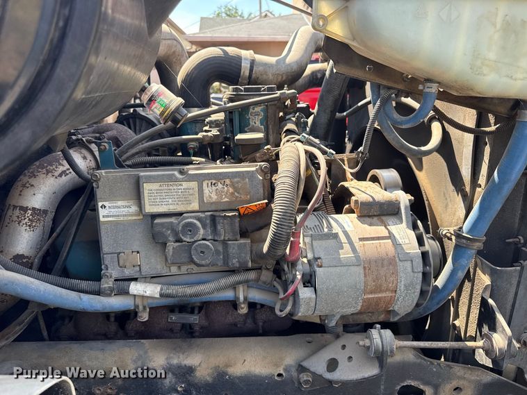 image for item EV6122 2001 International 4700 bucket truck