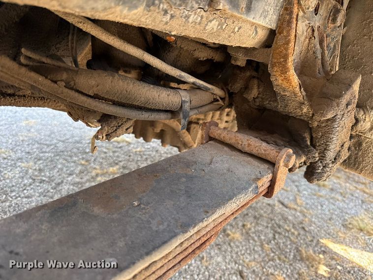image for item EV6122 2001 International 4700 bucket truck