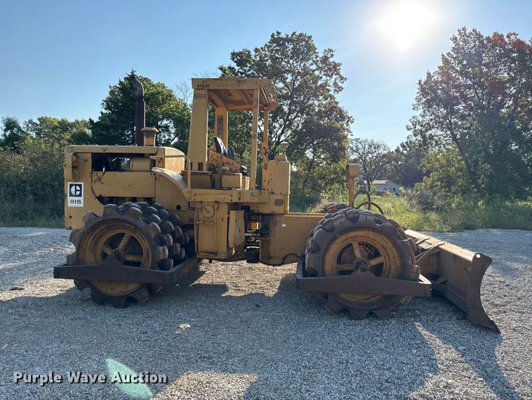 image for item EV6131 1975 Caterpillar 815 soil compactor