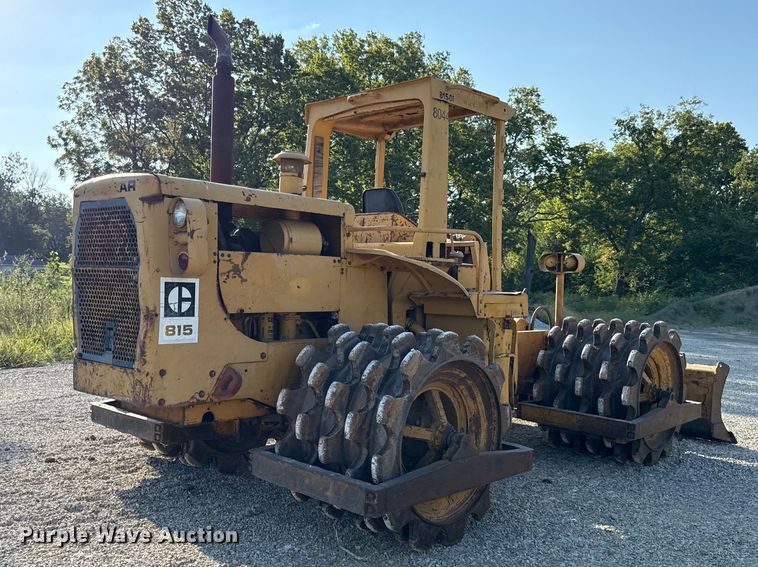 image for item EV6131 1975 Caterpillar 815 soil compactor