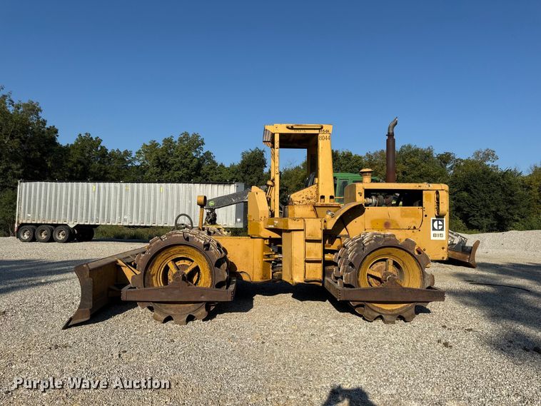 image for item EV6131 1975 Caterpillar 815 soil compactor