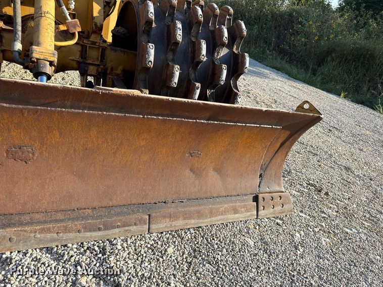 image for item EV6131 1975 Caterpillar 815 soil compactor