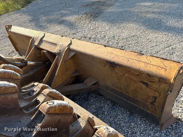 image for item EV6131 1975 Caterpillar 815 soil compactor