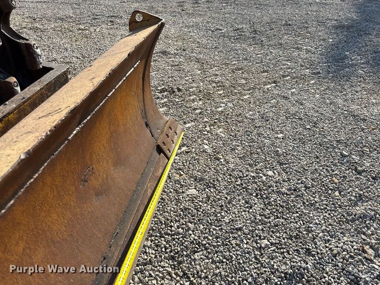 image for item EV6131 1975 Caterpillar 815 soil compactor