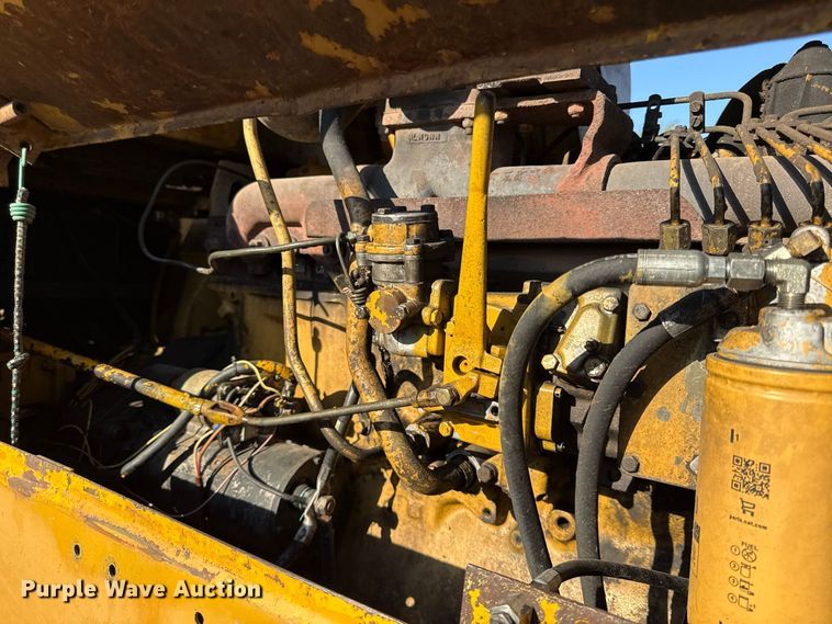image for item EV6131 1975 Caterpillar 815 soil compactor