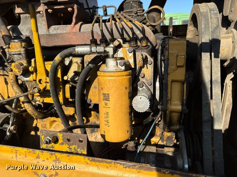 image for item EV6131 1975 Caterpillar 815 soil compactor