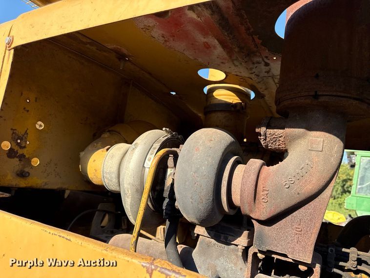 image for item EV6131 1975 Caterpillar 815 soil compactor