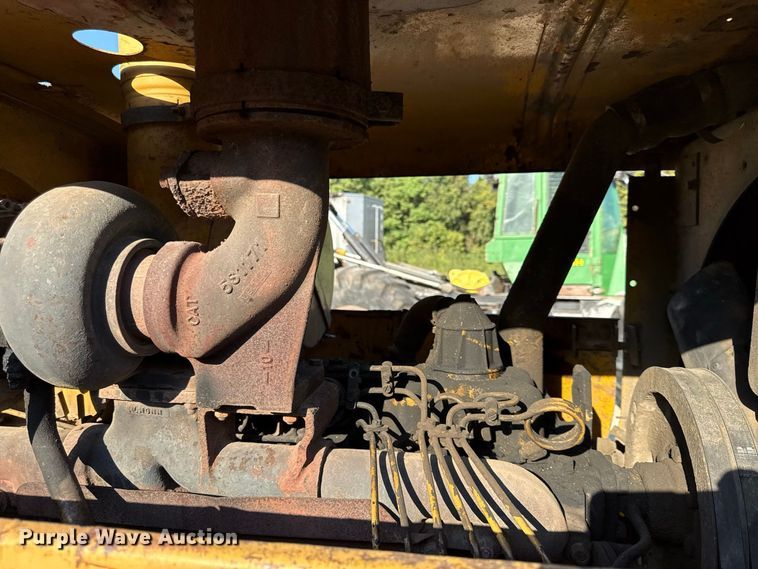 image for item EV6131 1975 Caterpillar 815 soil compactor