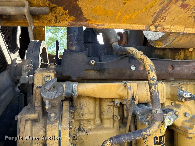 image for item EV6131 1975 Caterpillar 815 soil compactor