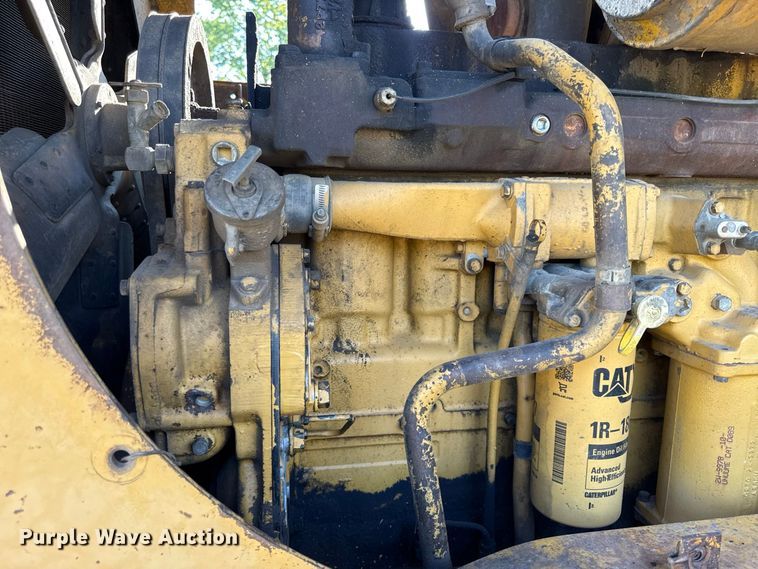 image for item EV6131 1975 Caterpillar 815 soil compactor