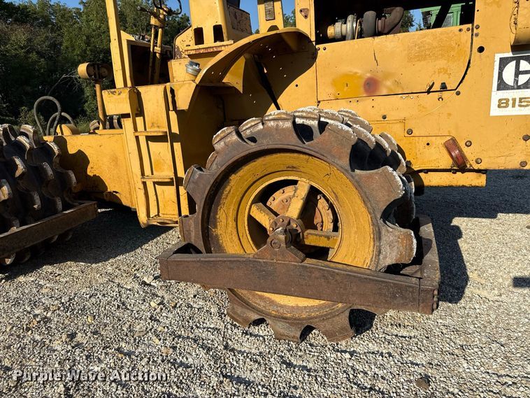 image for item EV6131 1975 Caterpillar 815 soil compactor