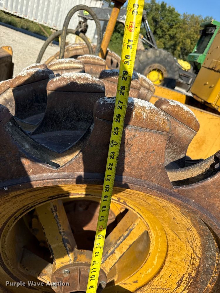 image for item EV6131 1975 Caterpillar 815 soil compactor