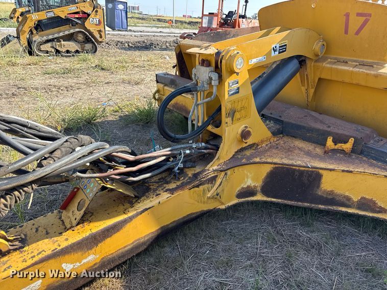 image for item EV6134 2015 John Deere 1812C scraper