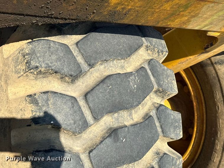 image for item EV6134 2015 John Deere 1812C scraper
