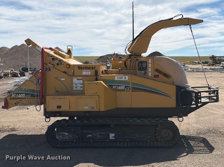 image for item EW1051 2008 Vermeer BC1400TX tracked wood chipper