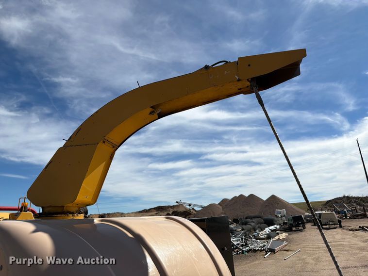 image for item EW1051 2008 Vermeer BC1400TX tracked wood chipper