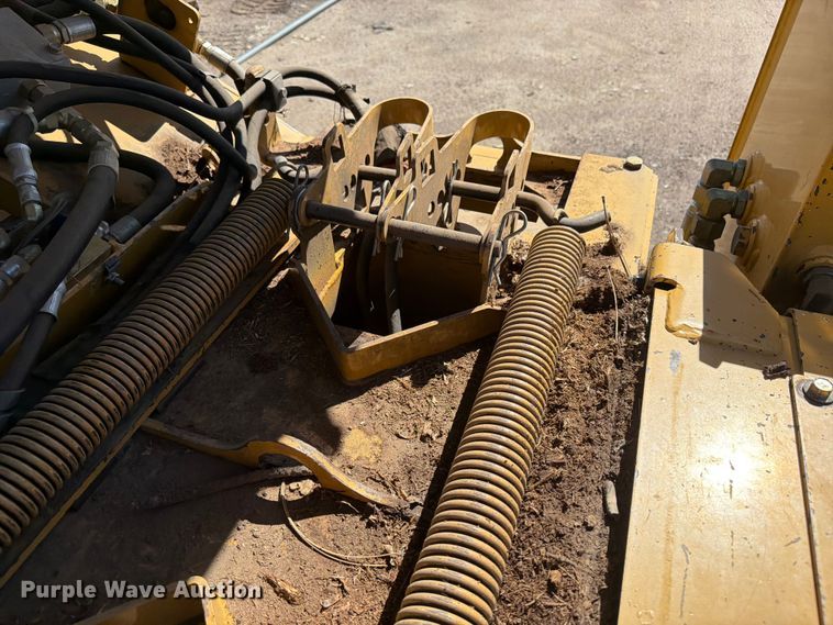 image for item EW1051 2008 Vermeer BC1400TX tracked wood chipper