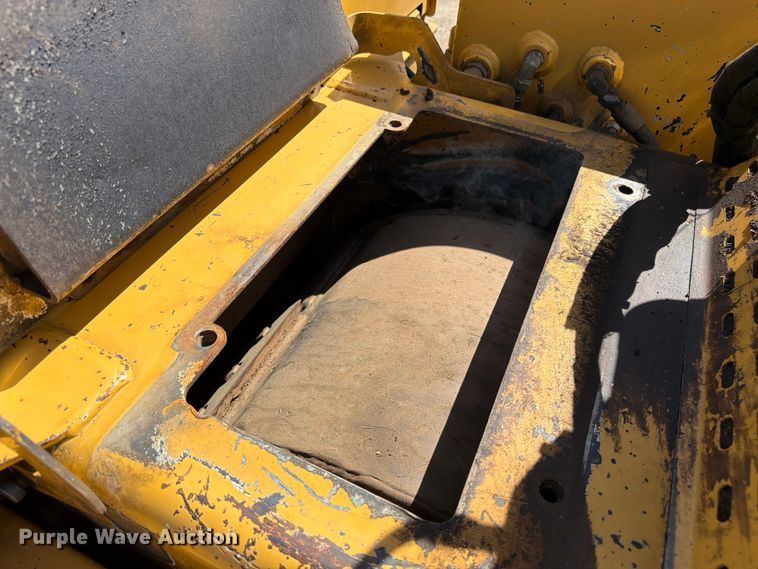 image for item EW1051 2008 Vermeer BC1400TX tracked wood chipper