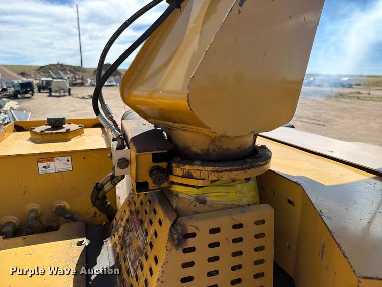 image for item EW1051 2008 Vermeer BC1400TX tracked wood chipper