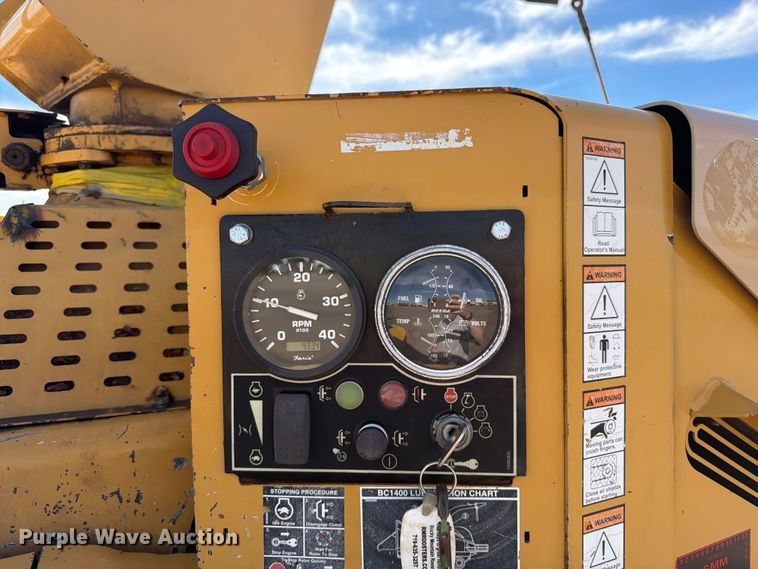 image for item EW1051 2008 Vermeer BC1400TX tracked wood chipper