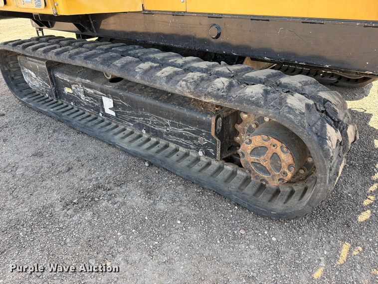 image for item EW1051 2008 Vermeer BC1400TX tracked wood chipper