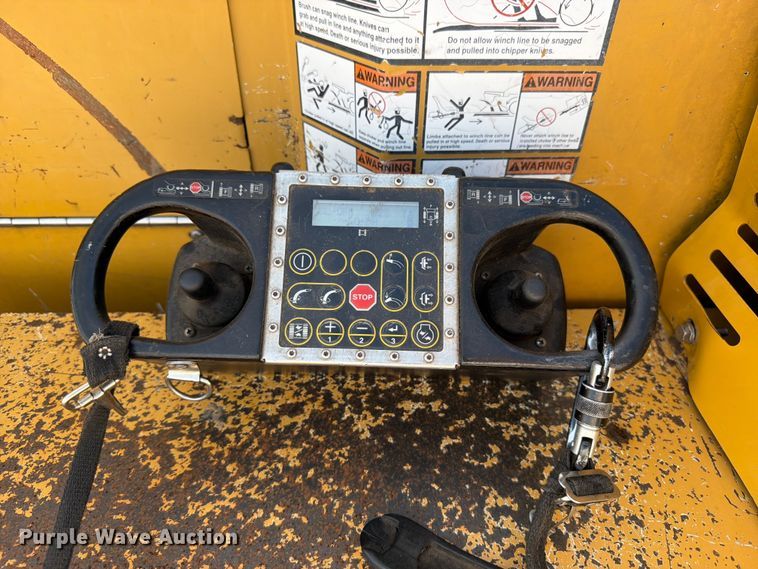 image for item EW1051 2008 Vermeer BC1400TX tracked wood chipper