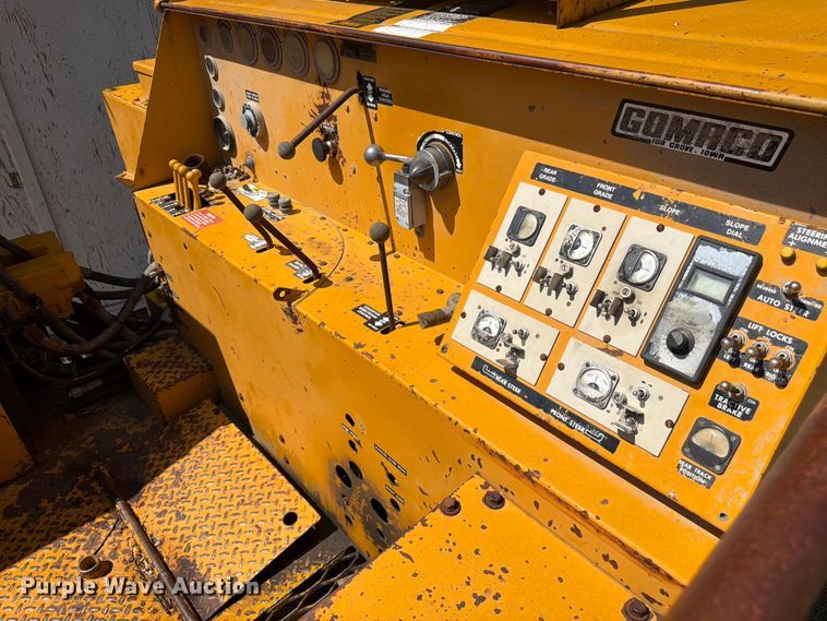 image for item EW2195 Gomaco GT-6300 slipform paver