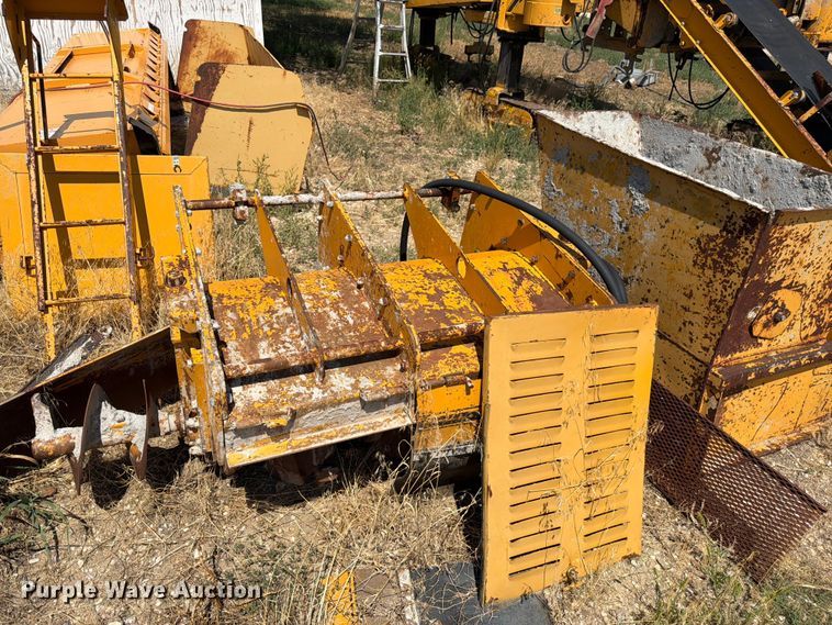 image for item EW2195 Gomaco GT-6300 slipform paver
